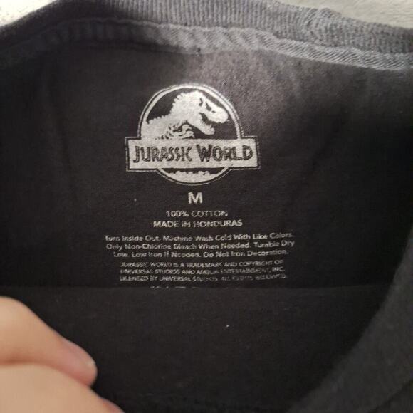 Jurassic World Send More Tourist T-Shirt Black Cotton Short Sleeve Size Medium - Picture 3 of 6